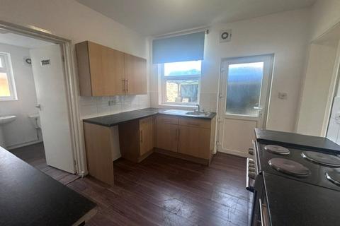 2 bedroom property to rent, Stourbridge Road, Kidderminster, DY10