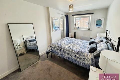 2 bedroom flat for sale, Central Road, West Didsbury, Manchester, M20