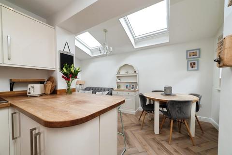 3 bedroom semi-detached house for sale, Elderberry Drive, Hull