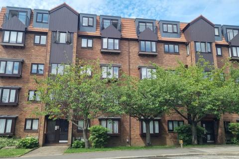 1 bedroom apartment for sale, Chase Road, London