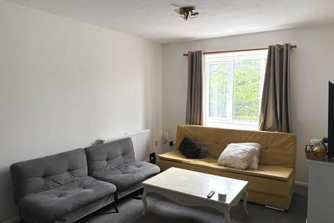 1 bedroom apartment for sale, Chase Road, London