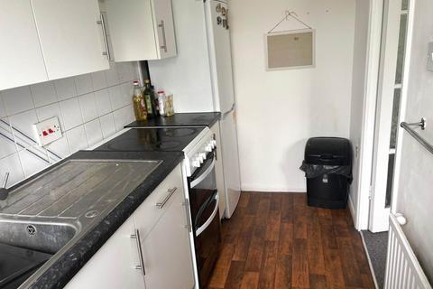 1 bedroom apartment for sale, Chase Road, London