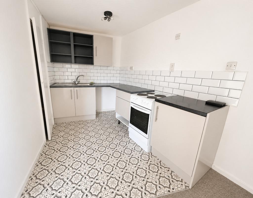 73 Falmouth Road, Leicester LE5 4WN - View 2