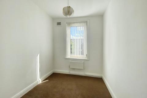 3 bedroom flat to rent, South Shields, Tyne and Wear, NE33