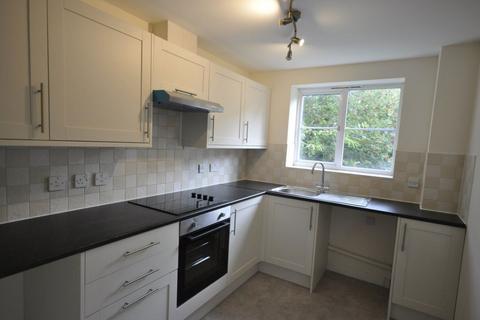 2 bedroom flat to rent, Elbow Street, Cradley Heath