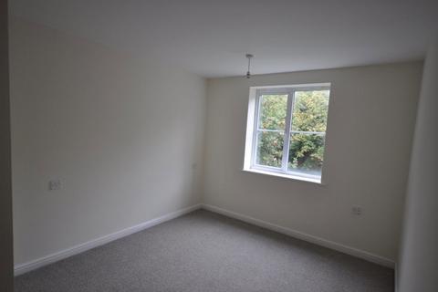 2 bedroom flat to rent, Elbow Street, Cradley Heath
