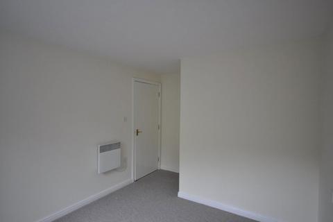 2 bedroom flat to rent, Elbow Street, Cradley Heath