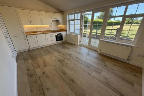 2 bedroom semi-detached house to rent, Campsea Ashe