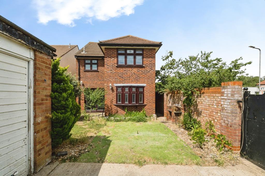 House in Rainham - View 2