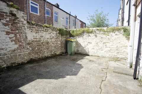 2 bedroom end of terrace house to rent, 2-Bed House To Let on Alexandra Street, Preston