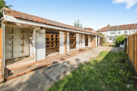 3 bedroom terraced house for sale, Jersey Road, Rainham, RM13