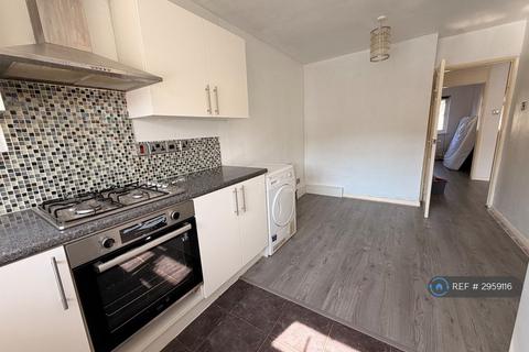 3 bedroom maisonette to rent, Beech Tree Close, Stanmore, HA7