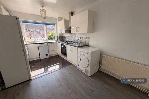 3 bedroom maisonette to rent, Beech Tree Close, Stanmore, HA7