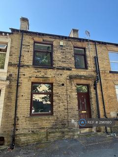 2 bedroom terraced house to rent, Valley Road, Cleckheaton, BD19