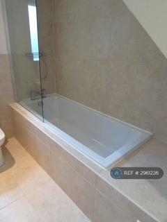 3 bedroom terraced house to rent, Lambgates, Hadfield, Glossop, SK13