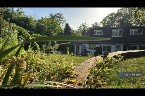 5 bedroom detached house to rent, Beech Way, Selsdon, CR2
