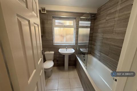 1 bedroom flat to rent, Granleigh Road, London, E11