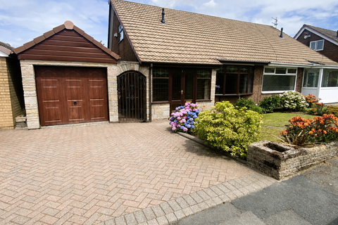 2 bedroom semi-detached bungalow for sale, 1 Taunton Road, Chadderton OL9 0BE