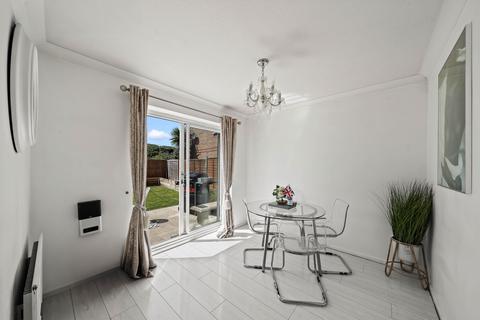 4 bedroom detached house for sale, Cotswold Way, Worcester Park KT4