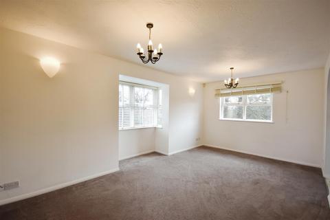 2 bedroom apartment to rent, Catherine House, Isleworth