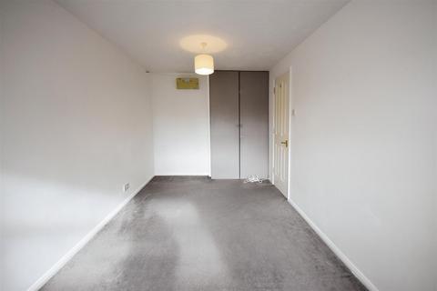 2 bedroom apartment to rent, Catherine House, Isleworth
