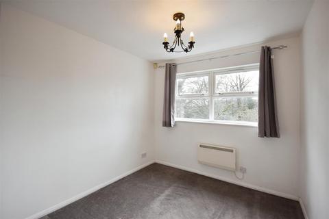 2 bedroom apartment to rent, Catherine House, Isleworth