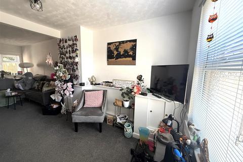 2 bedroom terraced house for sale, Victoria Crescent, Burton-On-Trent DE14
