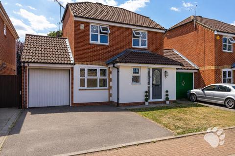 3 bedroom detached house for sale, Niven Close, Wickford SS12