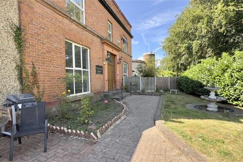 2 bedroom ground floor flat for sale, 1, Barnston Towers, 10, Barnston Towers Close, Wirral, CH60