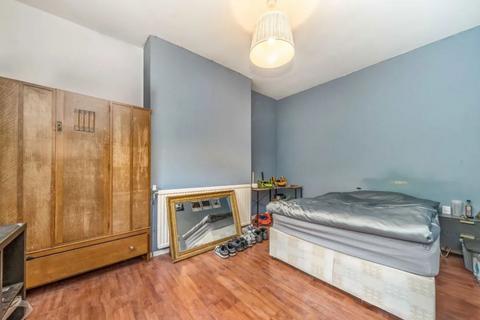 6 bedroom semi-detached house to rent, Ennis Road, Finsbury Park, London, N4