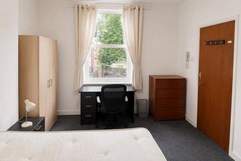 6 bedroom semi-detached house to rent, Ennis Road, Finsbury Park, London, N4