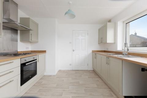 3 bedroom terraced house to rent, Graystale Road, Stirling FK7