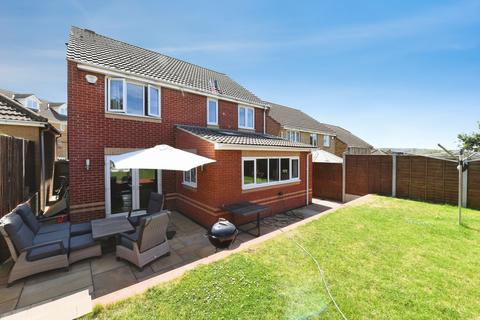 4 bedroom detached house for sale, Victoria Avenue, RAYLEIGH, Essex, SS6