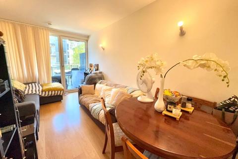 1 bedroom flat for sale, Station Approach, Hayes