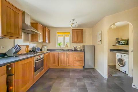 4 bedroom detached house for sale, Little Green Lane, Heckmondwike