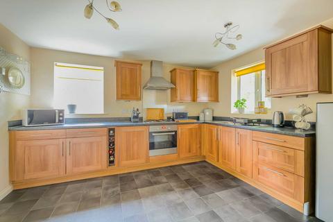 4 bedroom detached house for sale, Little Green Lane, Heckmondwike