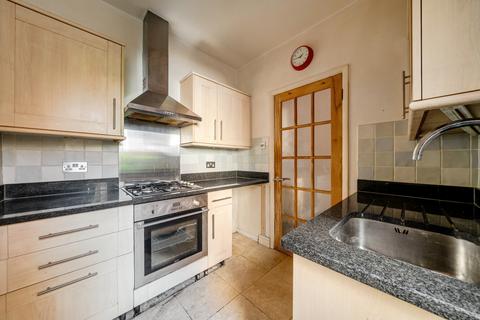2 bedroom flat for sale, Gilbey Road, Tooting, London, SW17