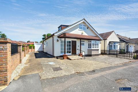 4 bedroom chalet for sale, Beverley Gardens, Hornchurch