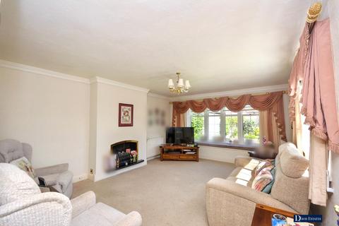 4 bedroom chalet for sale, Beverley Gardens, Hornchurch