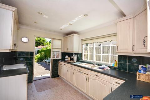 4 bedroom chalet for sale, Beverley Gardens, Hornchurch
