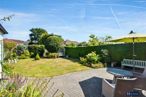 4 bedroom chalet for sale, Beverley Gardens, Hornchurch