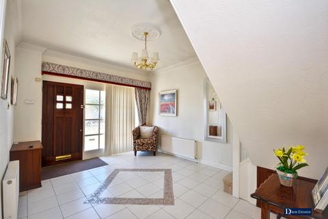 4 bedroom chalet for sale, Beverley Gardens, Hornchurch