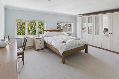 4 bedroom terraced house for sale, Trafalgar Road, Tenby