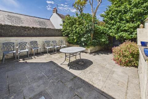 4 bedroom terraced house for sale, Trafalgar Road, Tenby