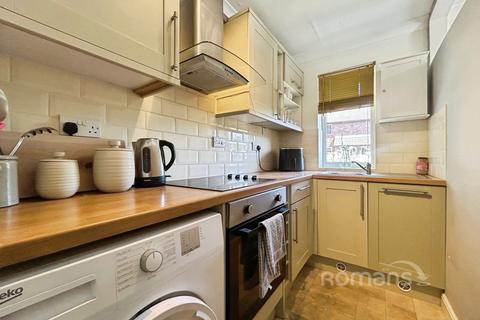 1 bedroom maisonette for sale, Vesey Close, Farnborough, Hampshire