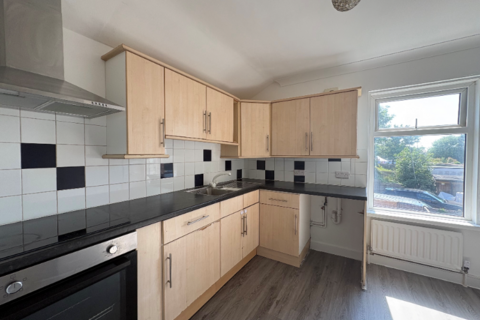 4 bedroom flat to rent, 220 WARREN AVENUE, SOUTHAMPTON, SO16