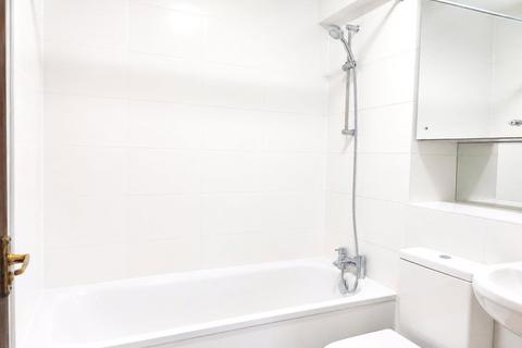 1 bedroom apartment to rent, Lyonsdown Road, New Barnet, EN5