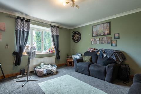 3 bedroom semi-detached house for sale, The Queensway, Hull HU6