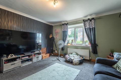 3 bedroom semi-detached house for sale, The Queensway, Hull HU6