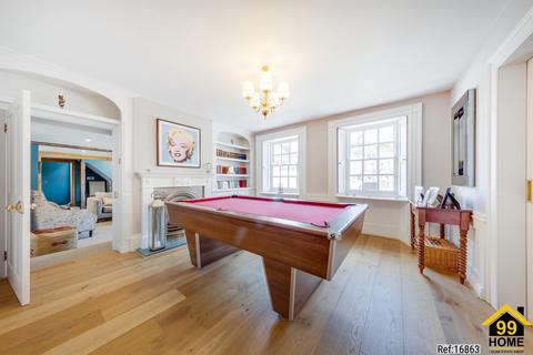 5 bedroom end of terrace house for sale, Willow House, Amersham, Bucks, HP7